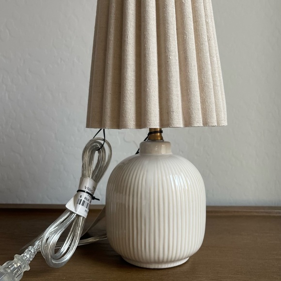 Ribbed Ceramic Table Lamp Cream/Oatmeal - Hearth & Hand™ with Magnolia - Picture 8 of 14